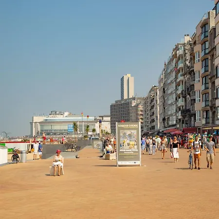 By The In With Terrace Apartment *