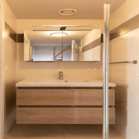 By The In With Terrace 오스텐드